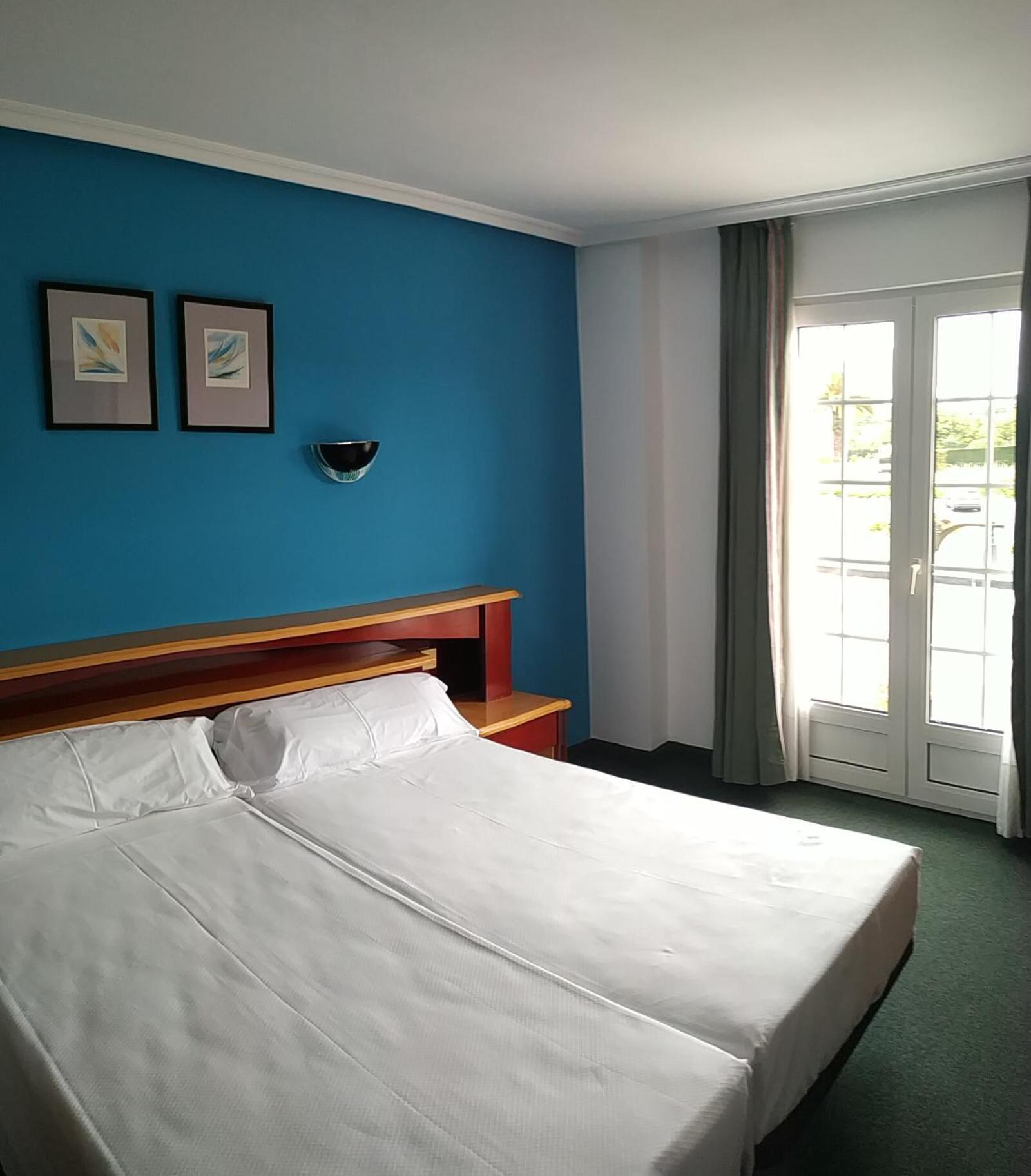 Llanera  Hotel La Campana חדר תמונה